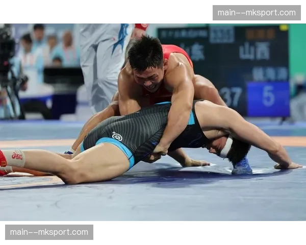 蒙古国“雄鹰”图布辛巴亚尔夺得亚洲锦标赛男子87公斤级金牌