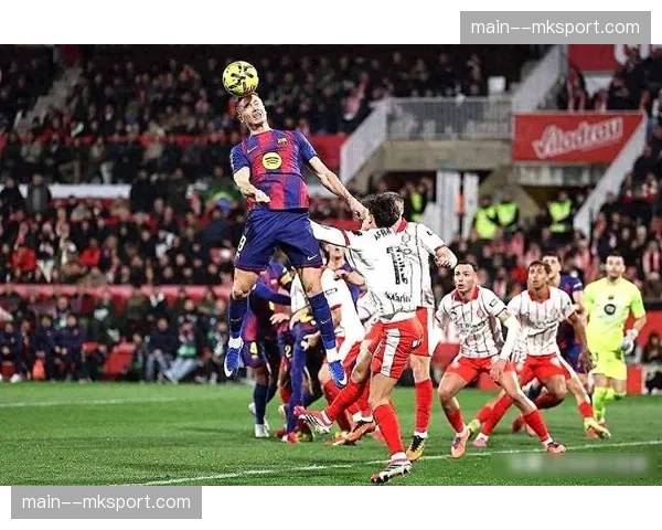 莱万绝杀后跪地庆祝，巴萨逆转基因再显威力